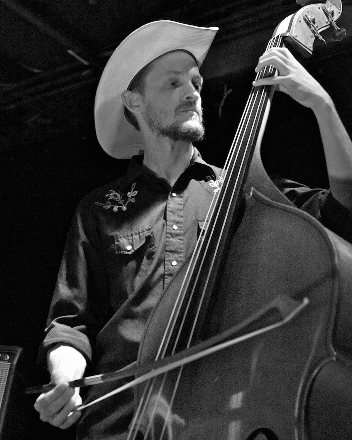 Musician Geoffrey Muller playing in Houston