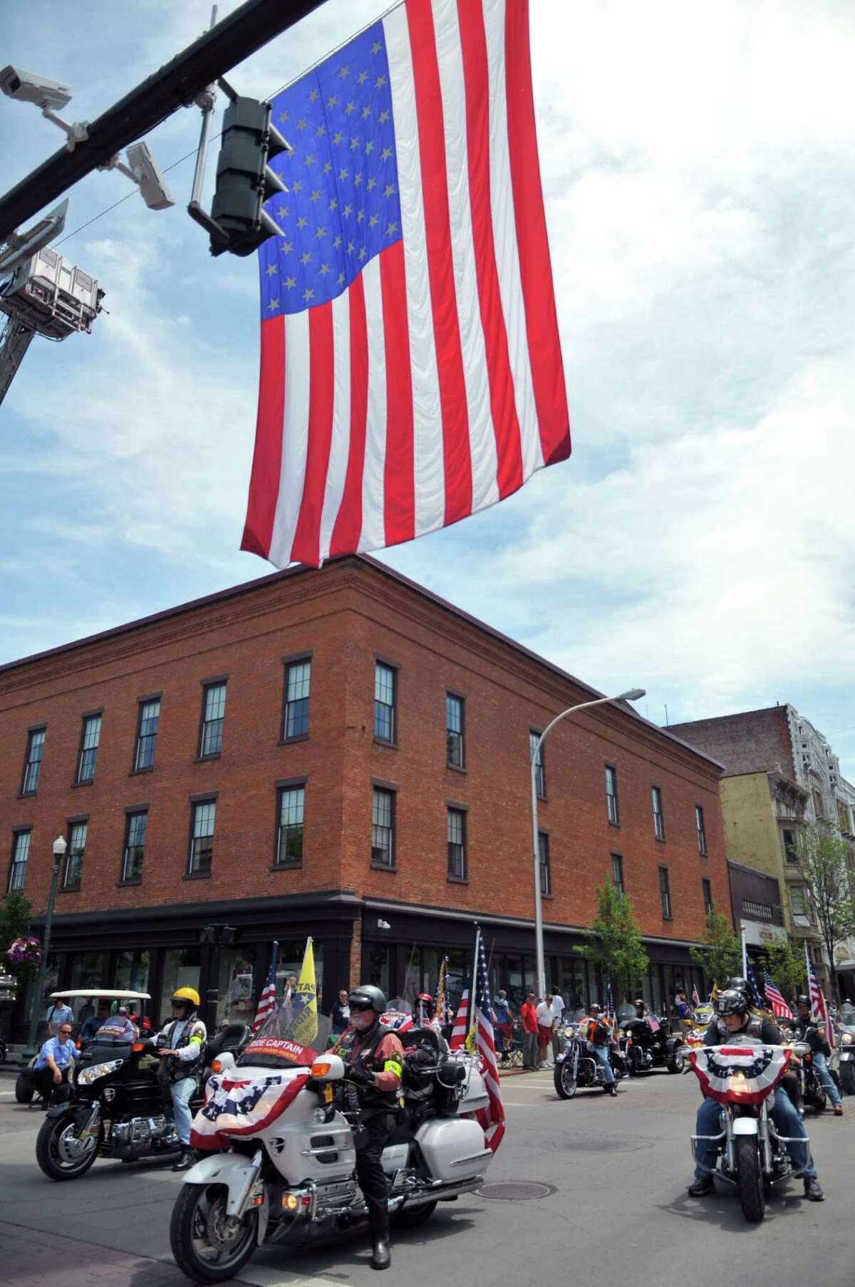 Veterans day road race abington ma