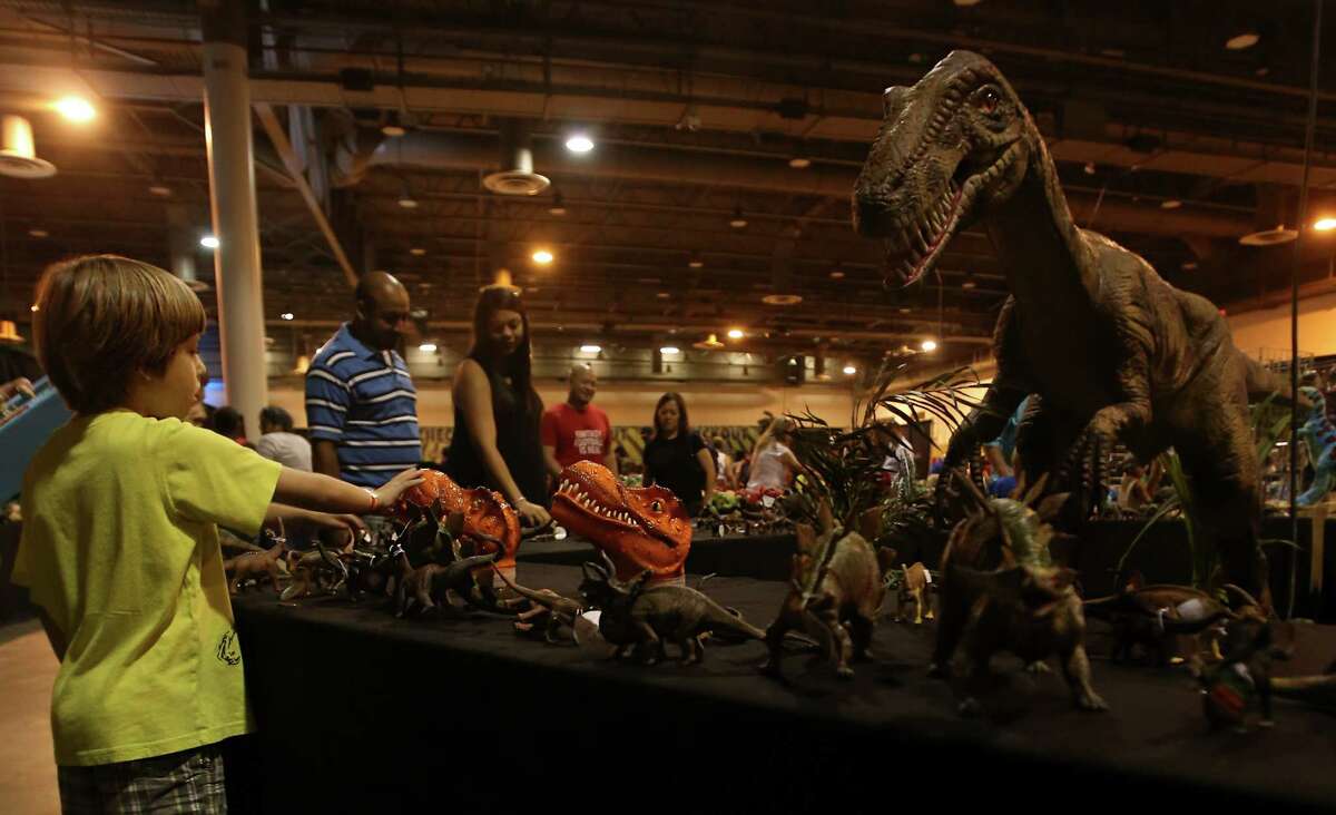 Handson dinosaur exhibit coming to Ford Park