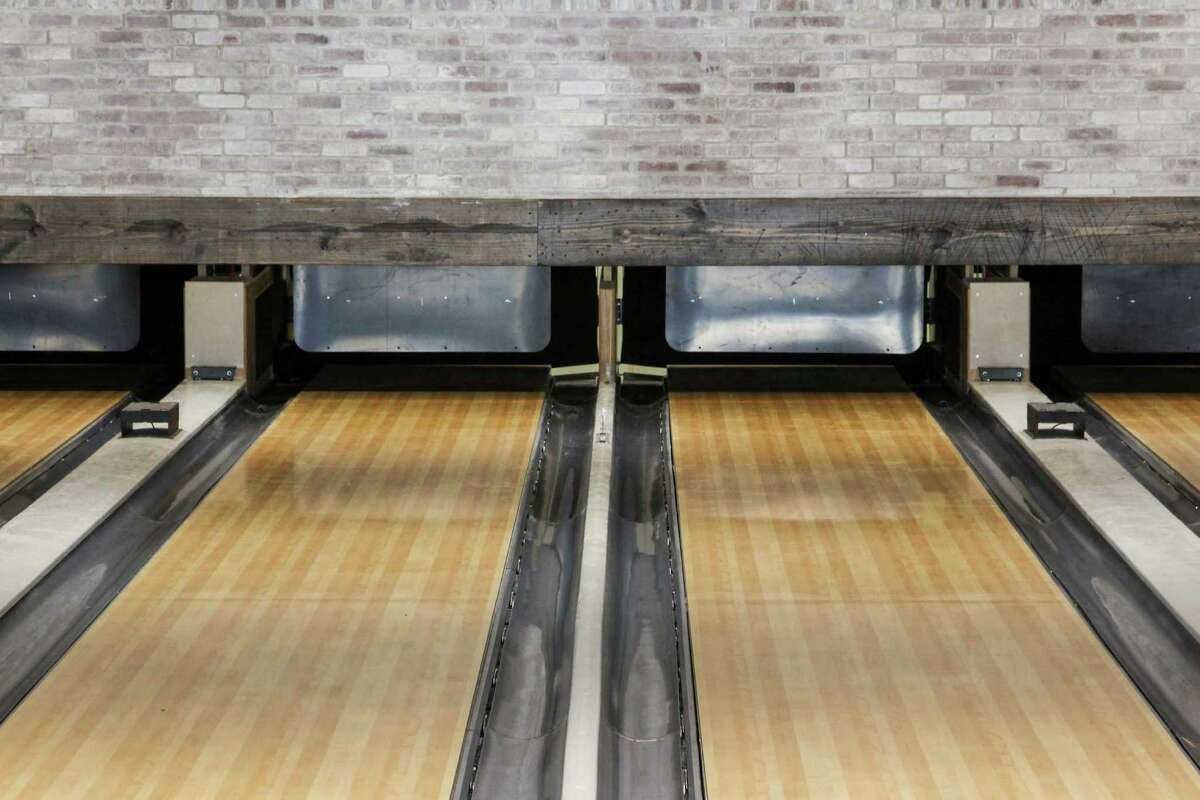 15lane bowling alley, restaurant Bowl and Barrel coming to The Rim in