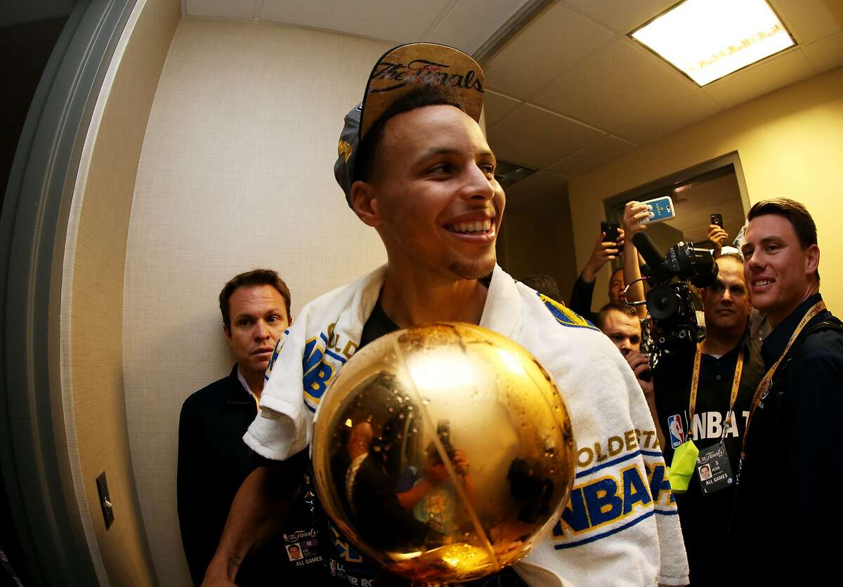 Warriors beat Cavs, capture first title in 40 years