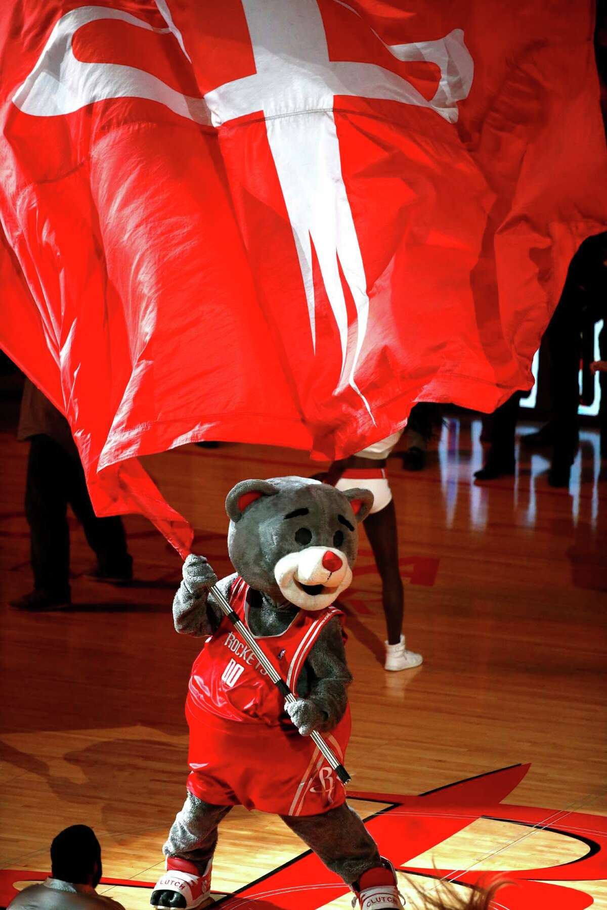 Rockets mascot Clutch the Bear