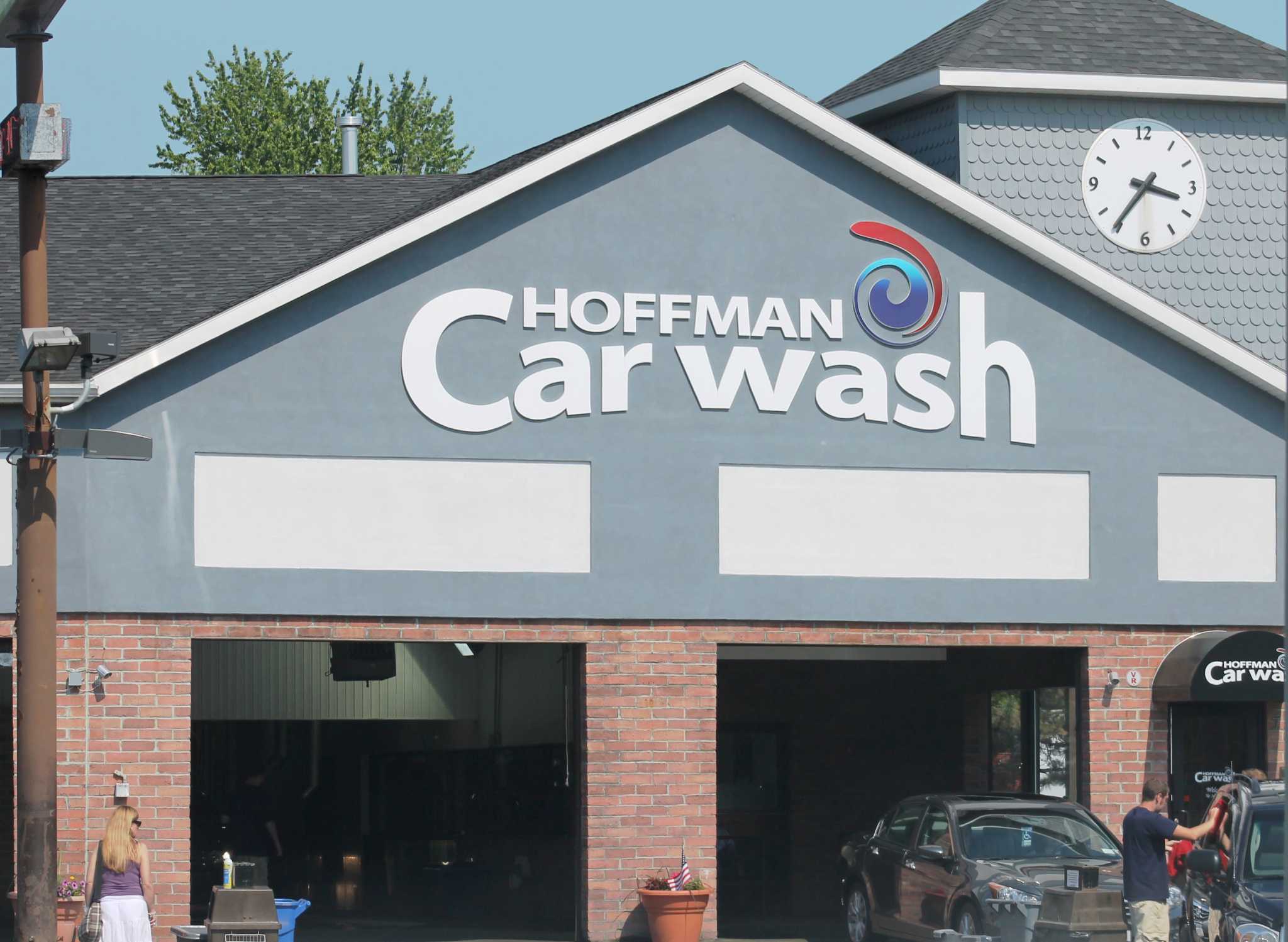 Free Hoffman’s car wash for first responders Saturday