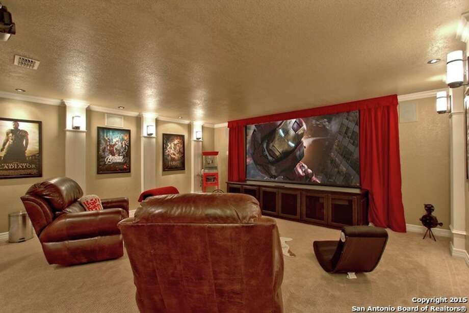 For sale: 11 San Antonio homes with man caves fit for any ...