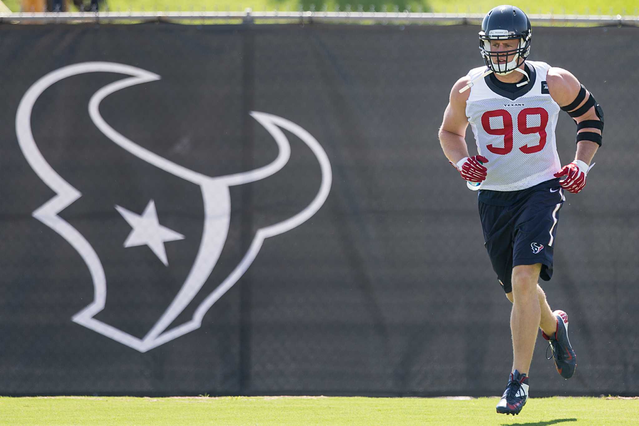 Texans' J.J. Watt has high school jersey retired at Pewaukee (Photos)