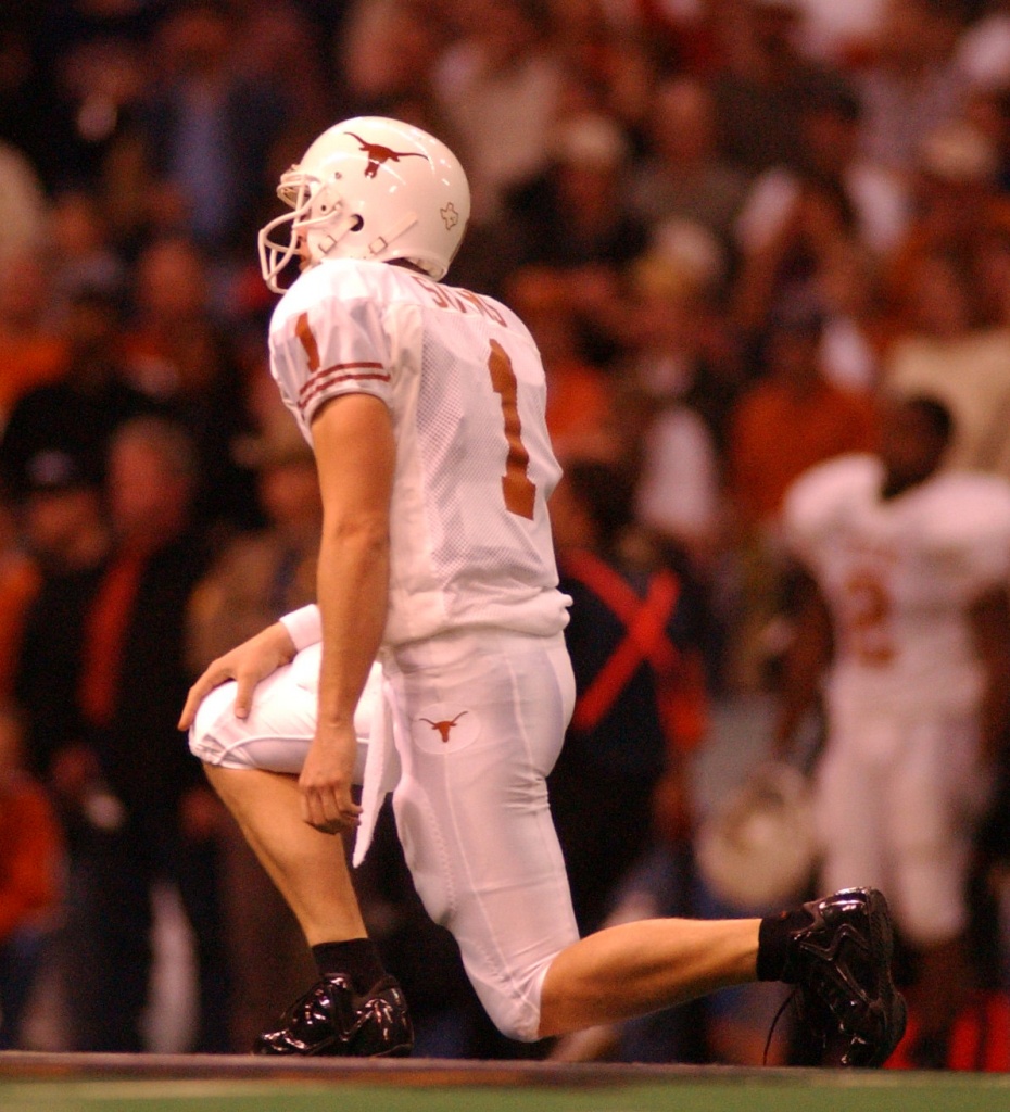 Chris Simms admits he received '$100 handshakes' from Texas boosters, says  'it's happening everywhere.'