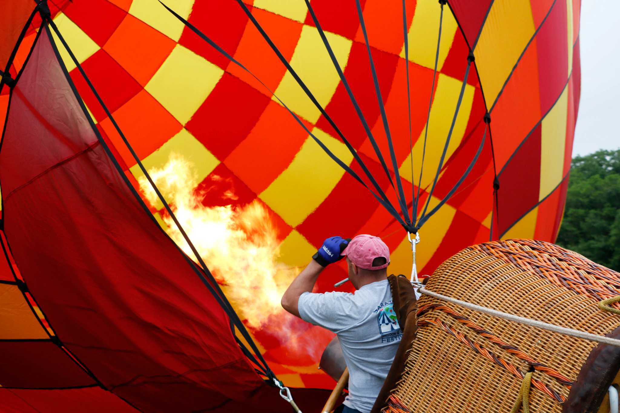 Saratoga balloon festival opens