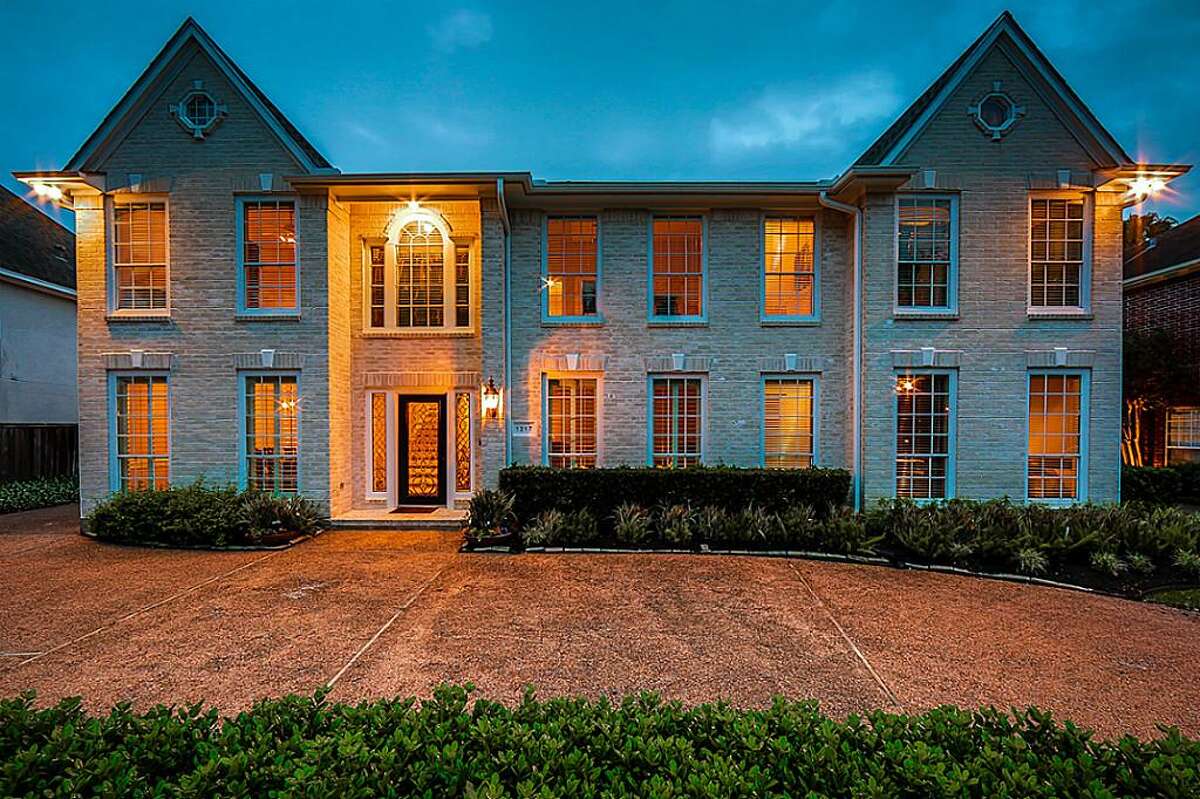 5 suburban Houston listings to see now