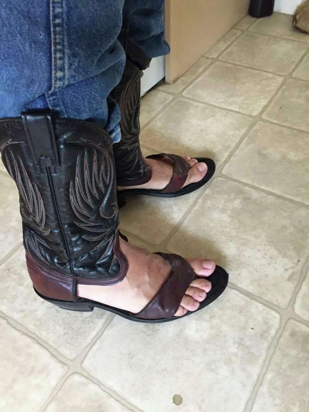 Goma de dinero Farmacología diagonal Hundreds are ordering these 'Redneck Boot Sandals', the latest funky  country fashion trend