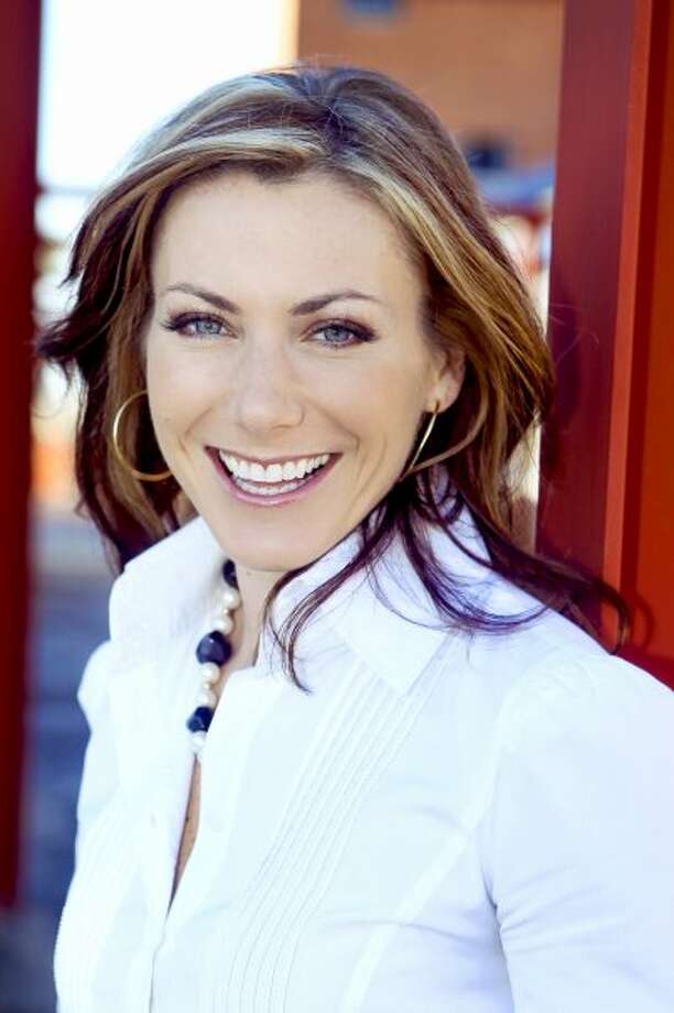 cynthia lee also left the main anchor job on kabb-tv last year