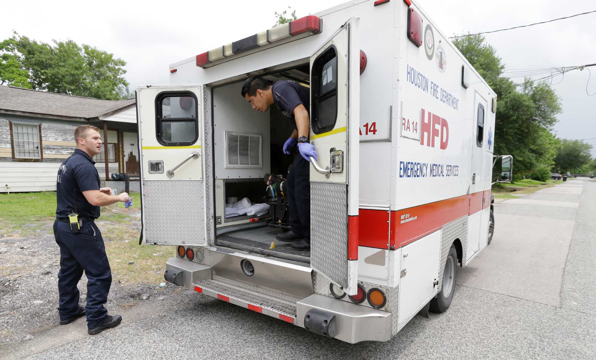 houston-proposes-sharp-hike-in-ambulance-fees