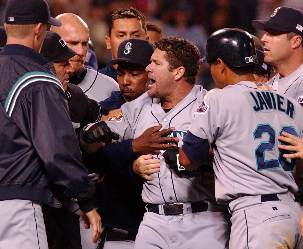 Finally, Mariners legend Edgar Martinez joins the Baseball Hall of