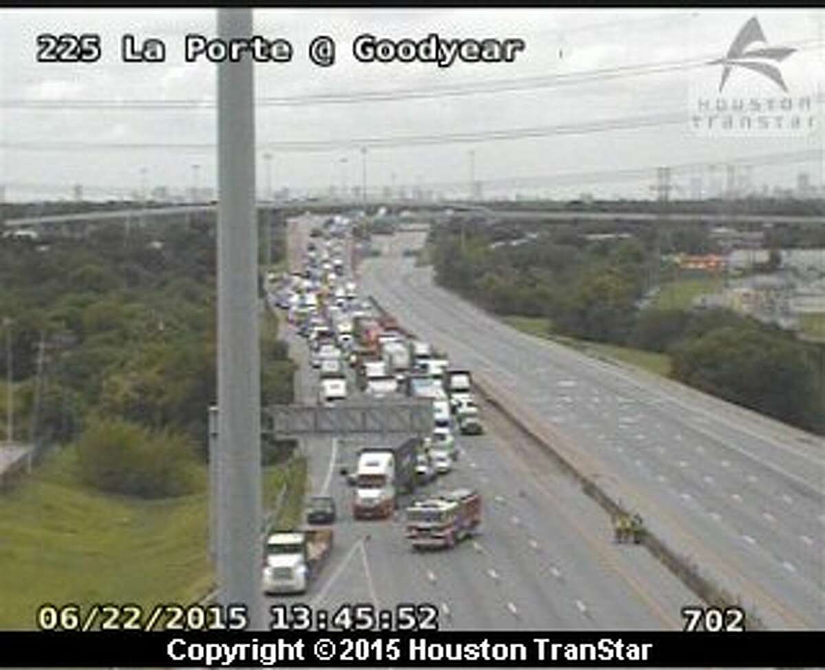 Texas 225 eastbound reopens after a truck collision with feeder road