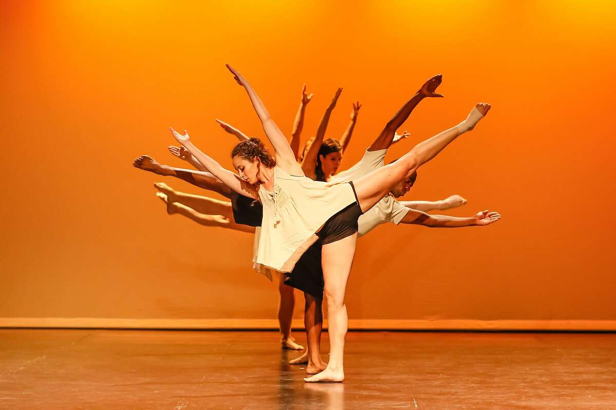 Caption: Mackenzie Gee and members of Hart Pulse Dance Company in Amanda Hart's "Dusk," featured in the company's performance at ODC Commons Studio B Saturday,June 27. photo courtesy VictorVicPhoto.com