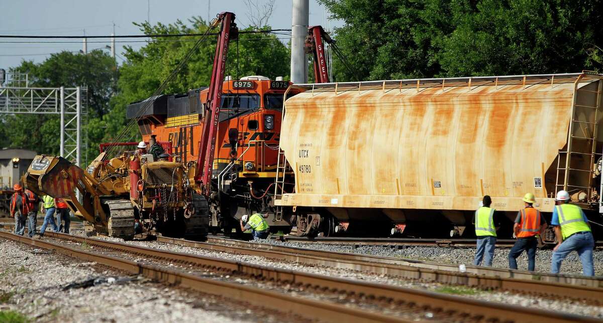 Train partially derails in east Houston