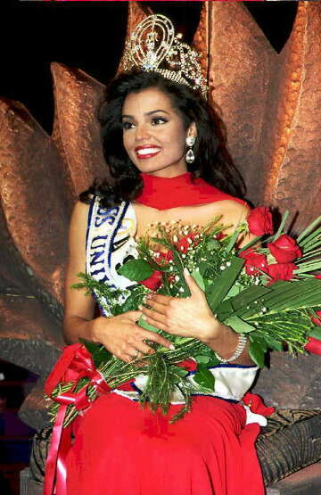 21 Years Ago First African American Crowned Miss Texas Houstonchronicle Com