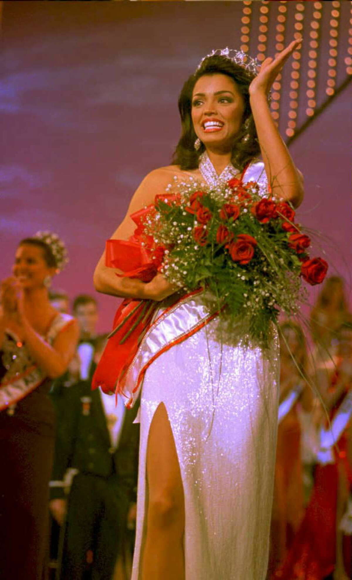 Chelsi Smith 1995 Miss Universe From Texas Dies At Age 45