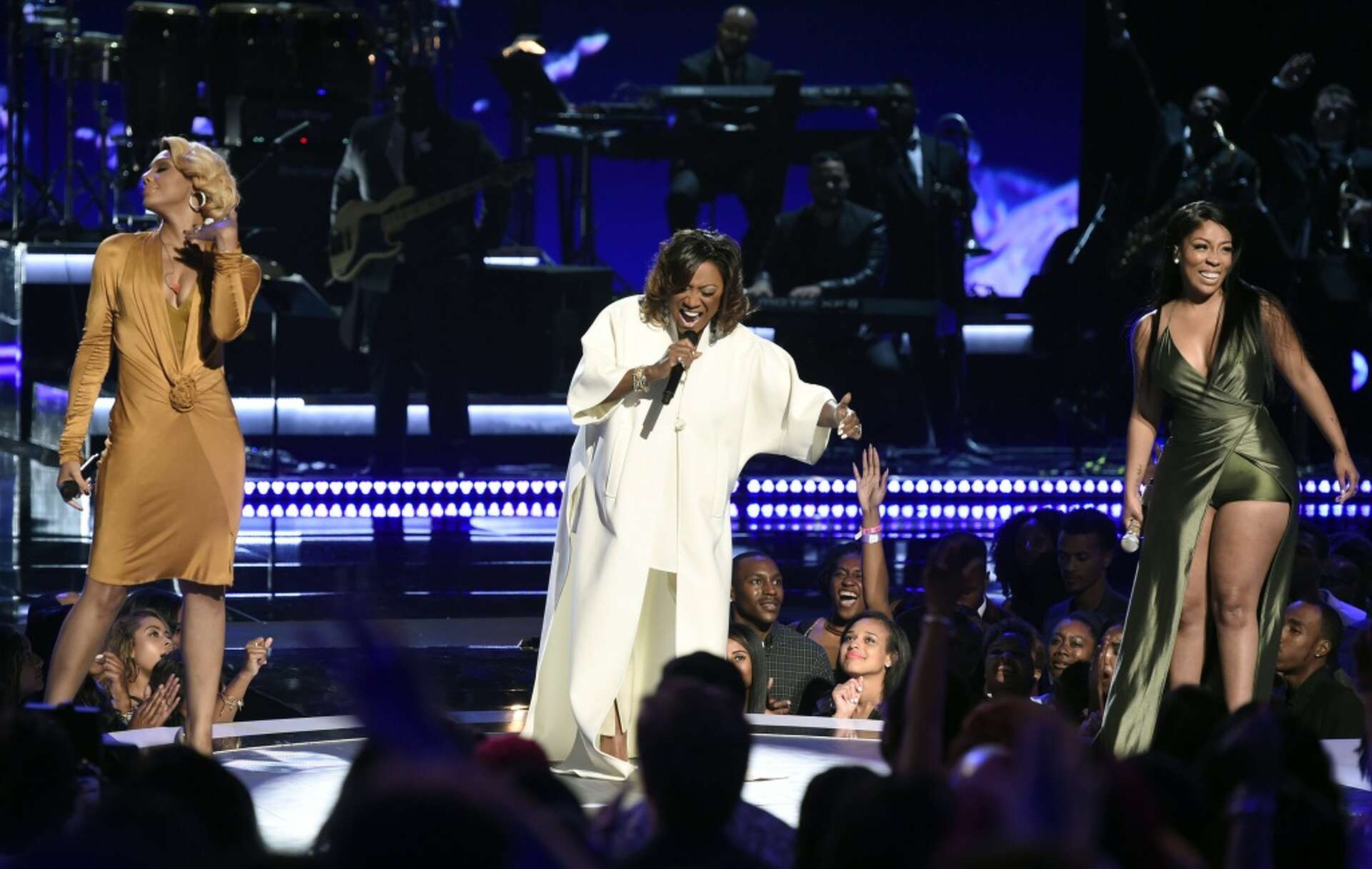 Music legend Patti LaBelle is 71 and dating a 41-year-old drummer
