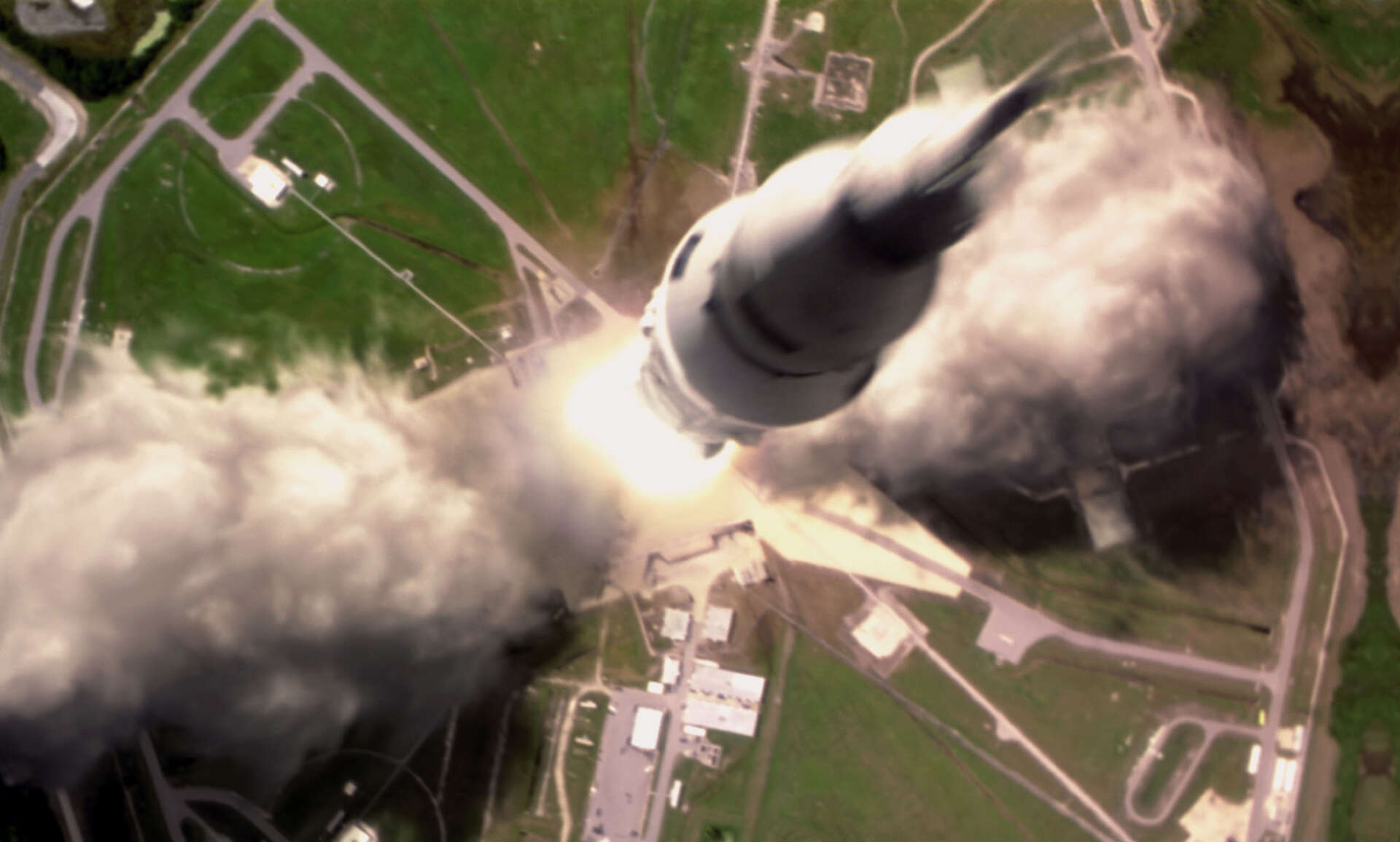 Apollo 13\, image size:1920x1155