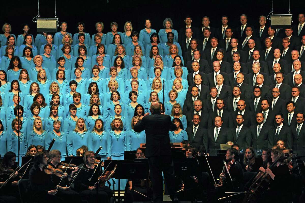Mormon Tabernacle Choir rousing, strong
