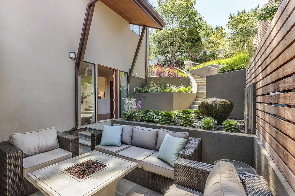 New Patios Interior Color Scheme Define Oakland View Home