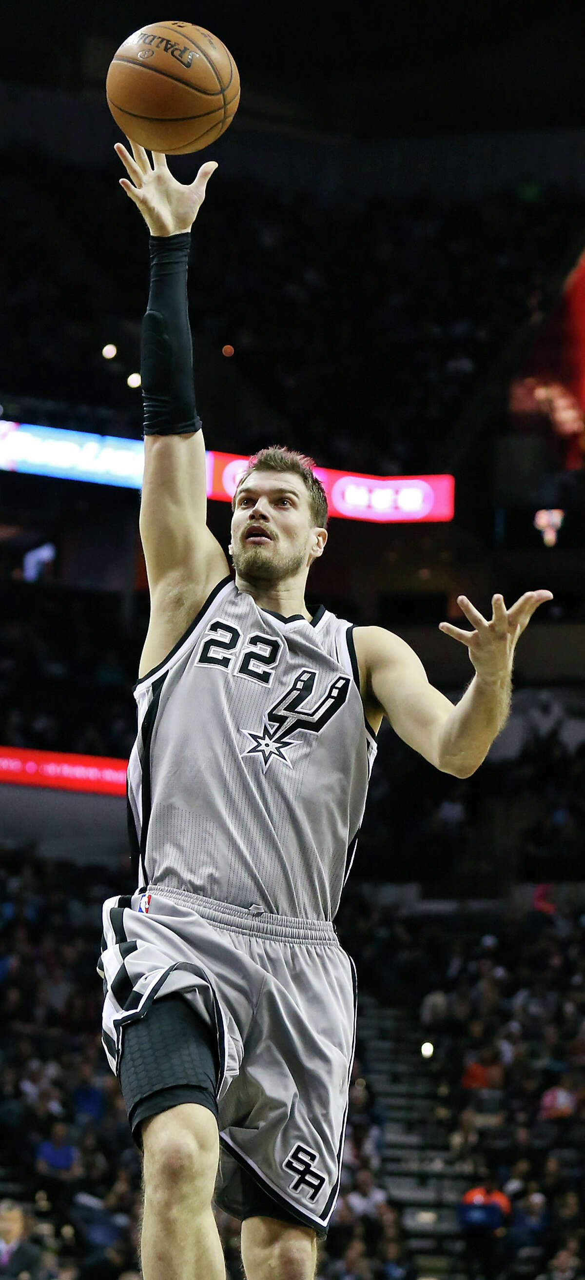 Former Spur Tiago Splitter to undergo season-ending surgery