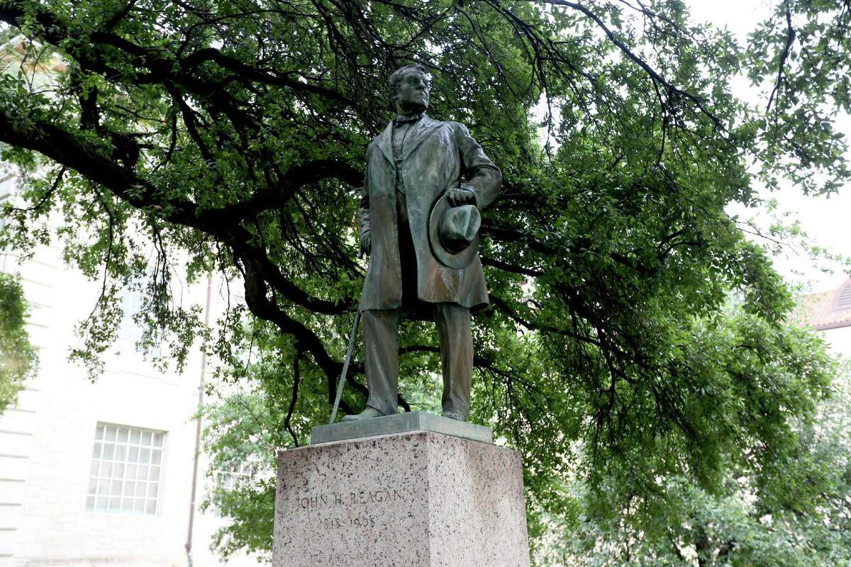 UT recommends moving Confederate statues