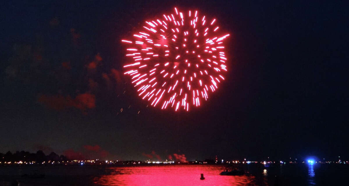 Rockets red glare, bombs burst in air at Fairfield fireworks