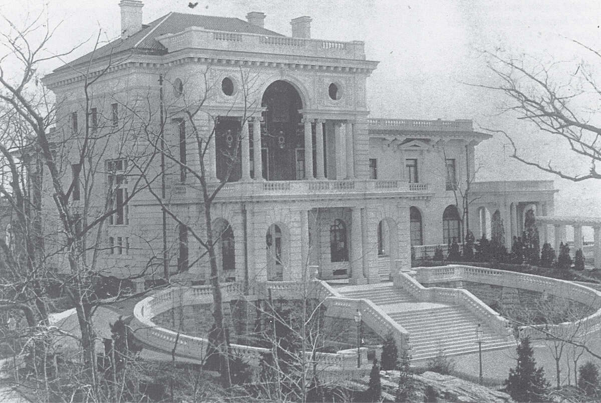 Greenwich: An Illustrated History The Indian Harbor estate of E.C. Benedict was among the first to be professionally landscaped, seen here circa 1918.