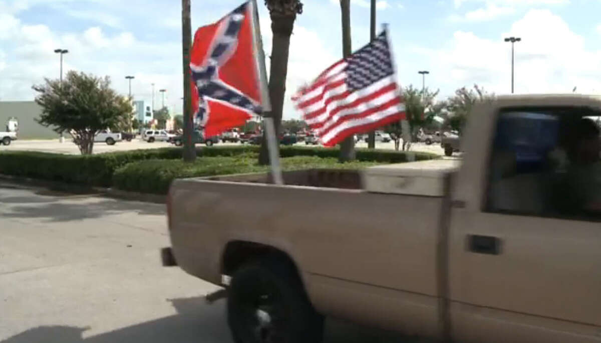 Confederate Flag rally draws 100 to Houston mall
