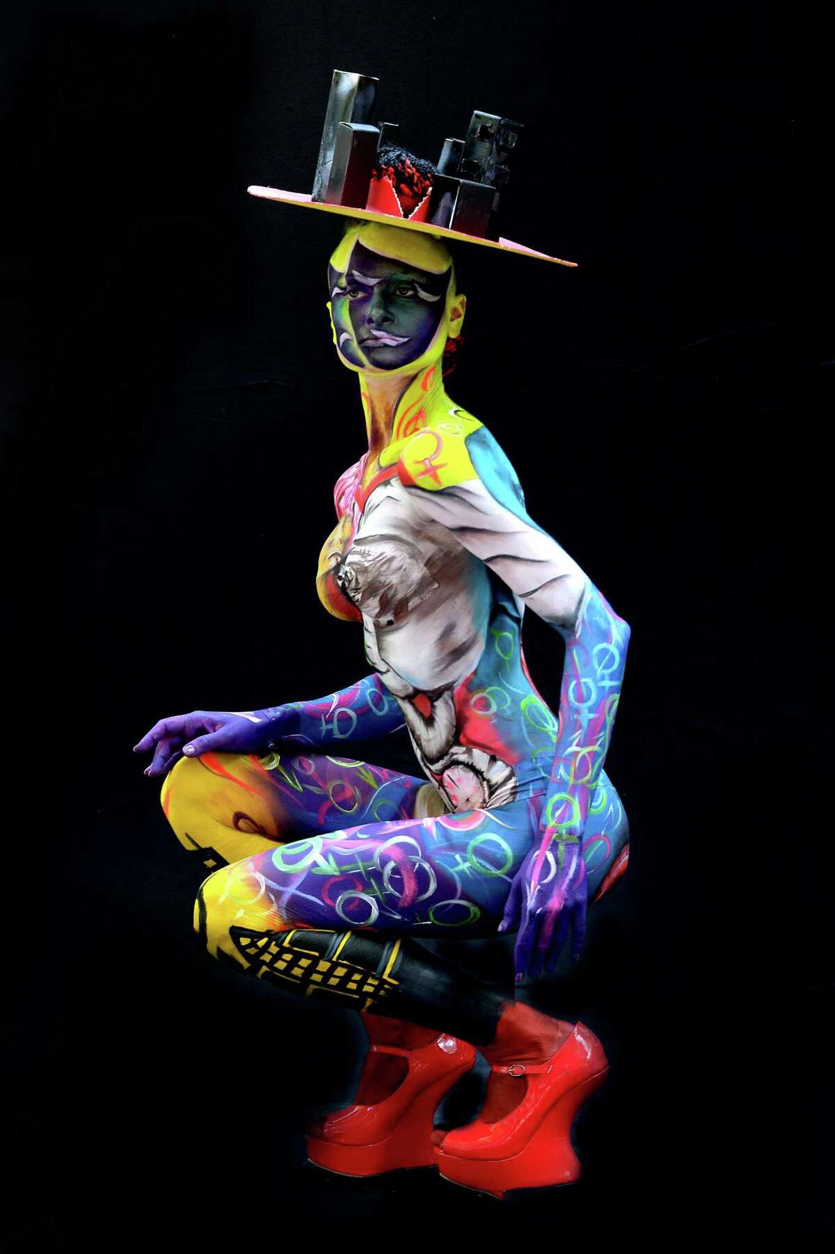 New Yorkers strip down for body painting day
