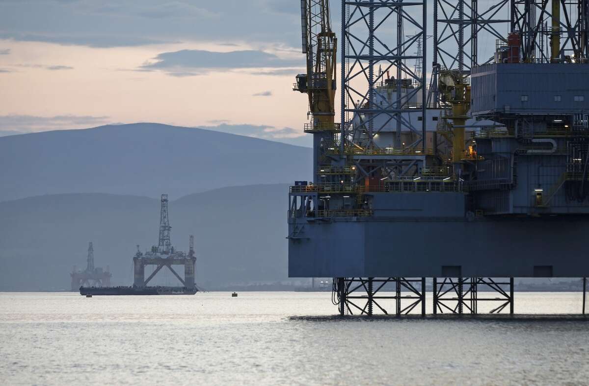 Houston's economy will sag, but not collapse, in 2016, experts say