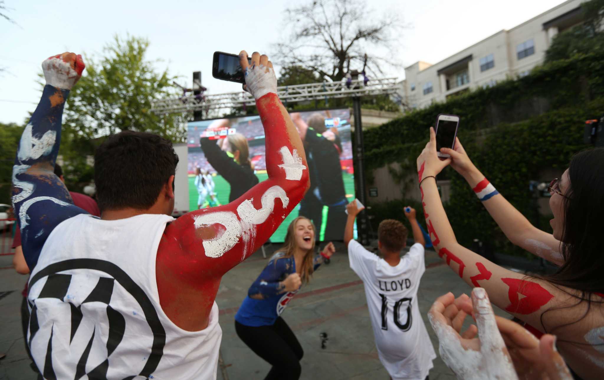 Texas is home to 6 of the best sports bars in the U.S., Yelp says