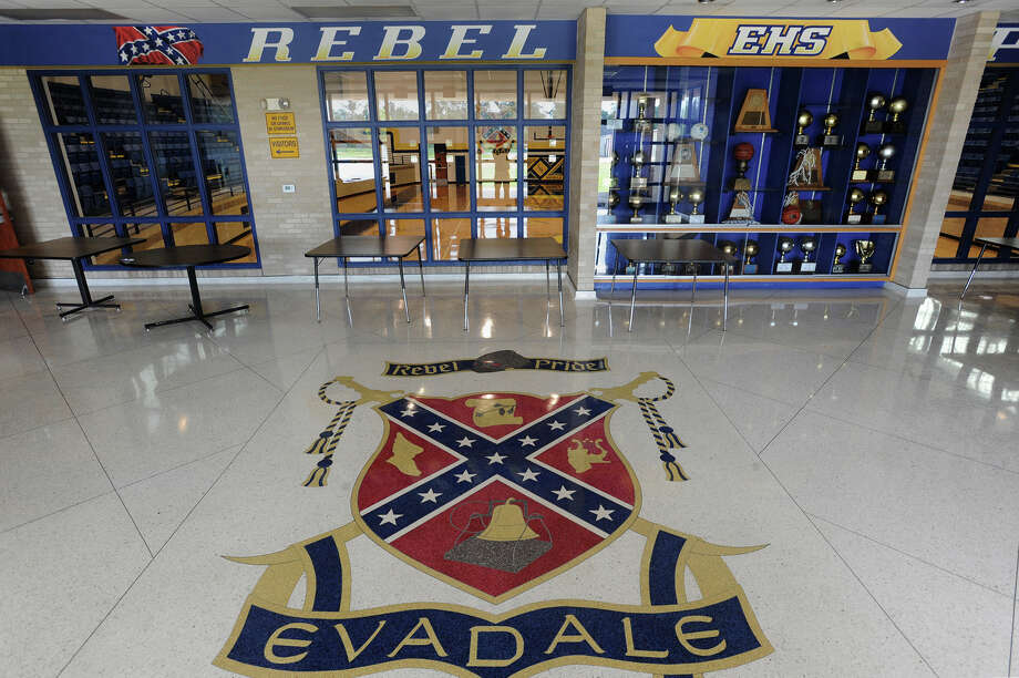 Officials: Evadale ISD crest a town choice - Beaumont Enterprise