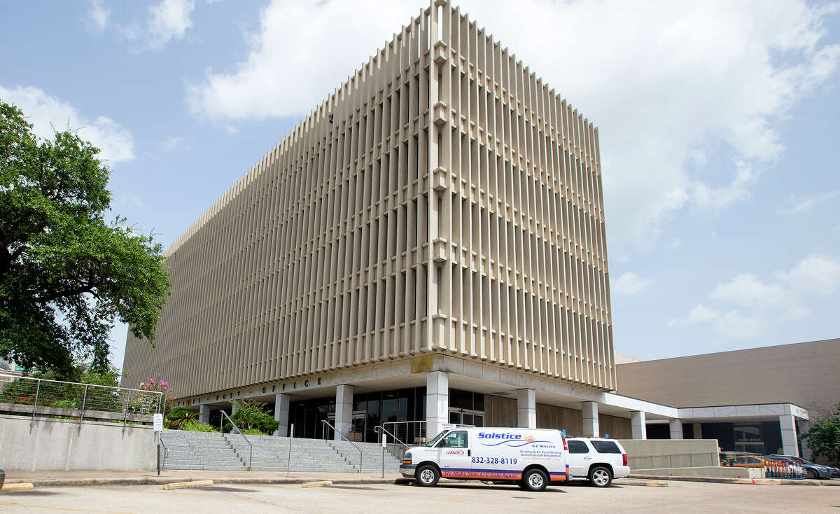 Developer has contract for downtown post office site