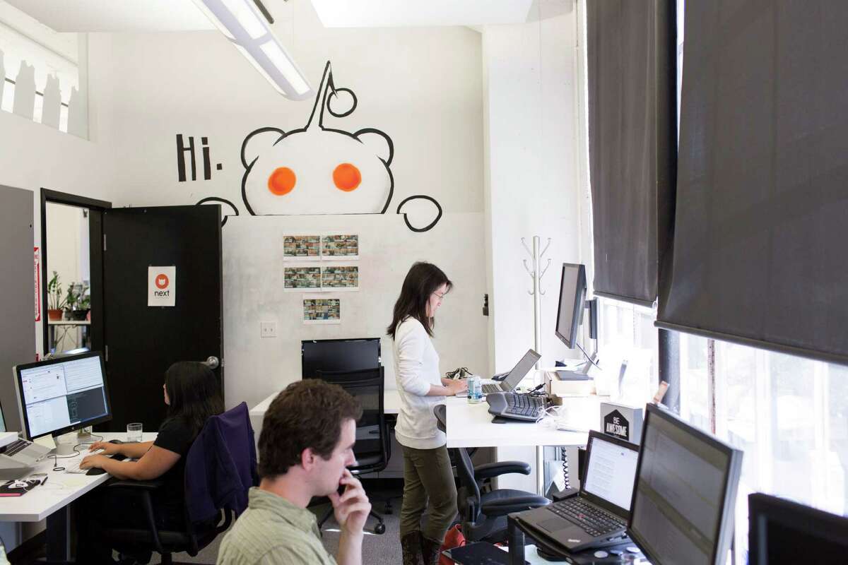 Reddit's chief apologizes after employee's dismissal