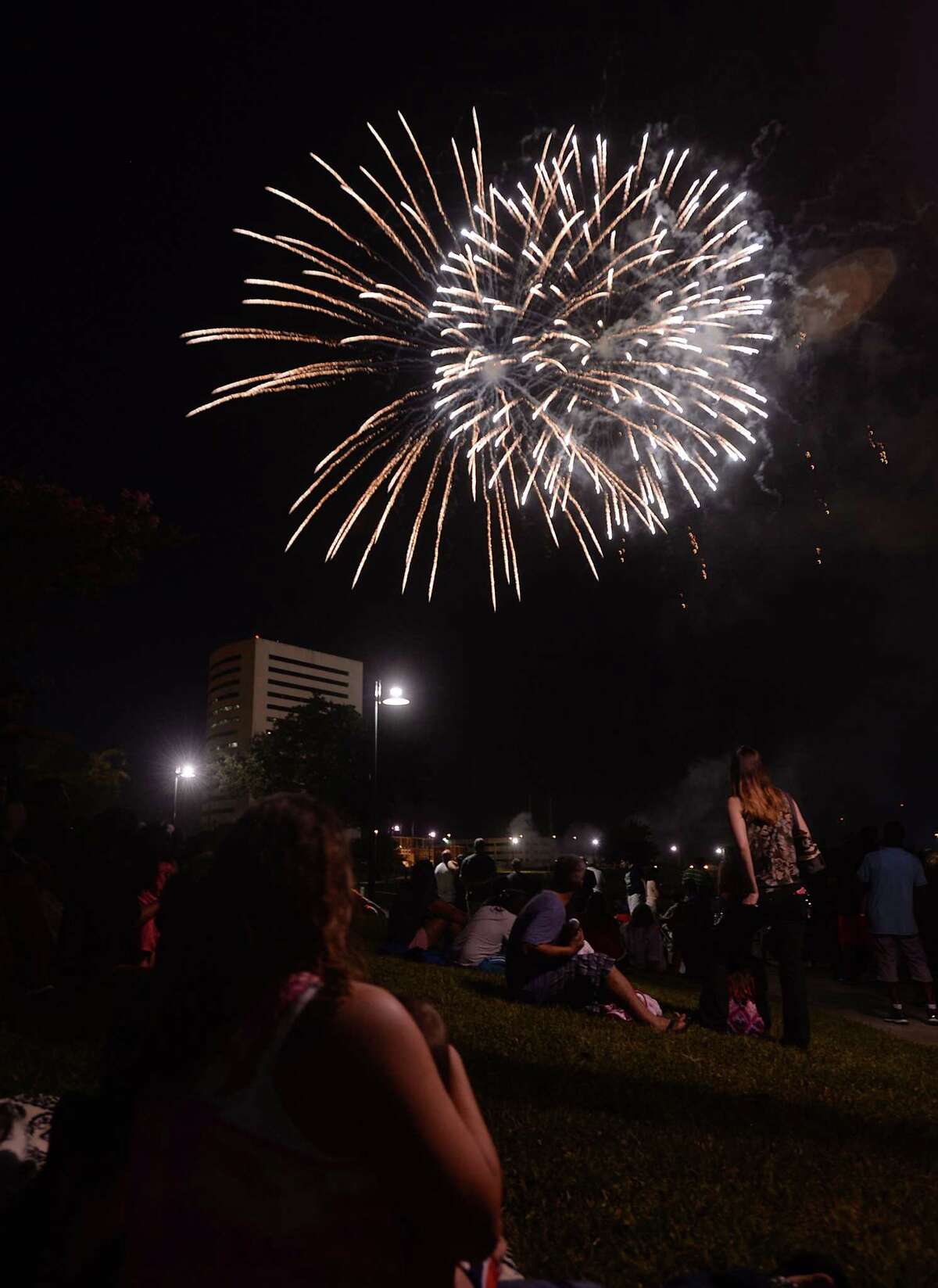 Fireworks sale days expand in Hardin, Orange counties