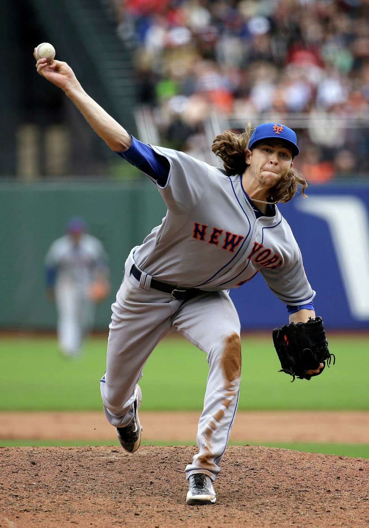 Mets' deGrom makes Giants look puny