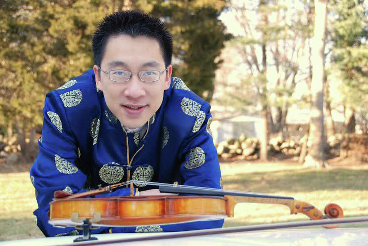 Alex Beyer & Friends raise funds for Pequot Library