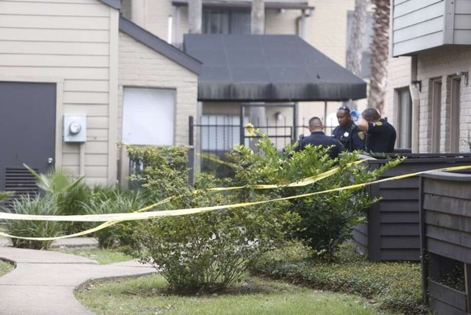 Deadly shooting at west Houston apartments - Houston Chronicle