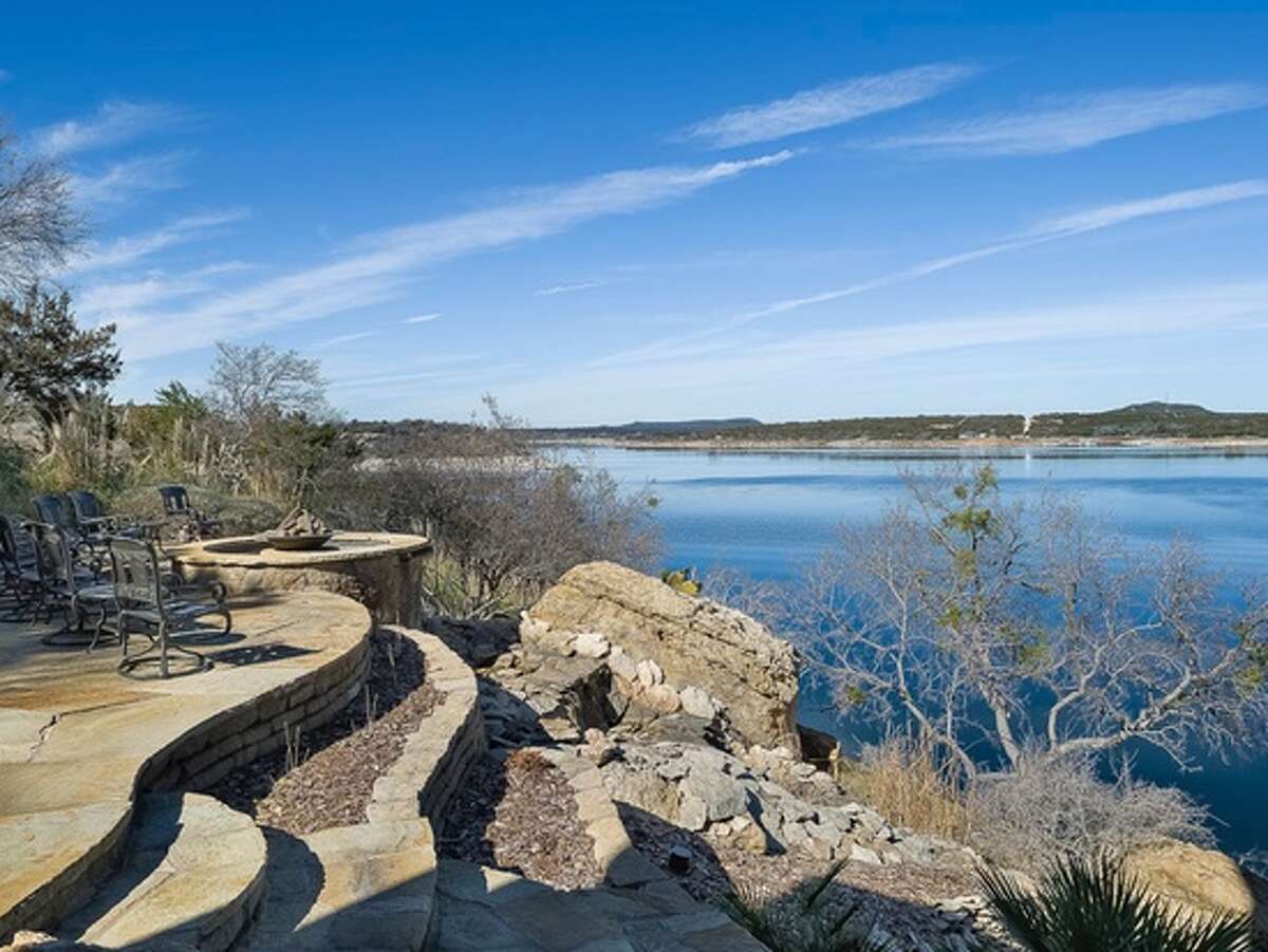 12 awesome waterfront homes in Texas that you can buy now