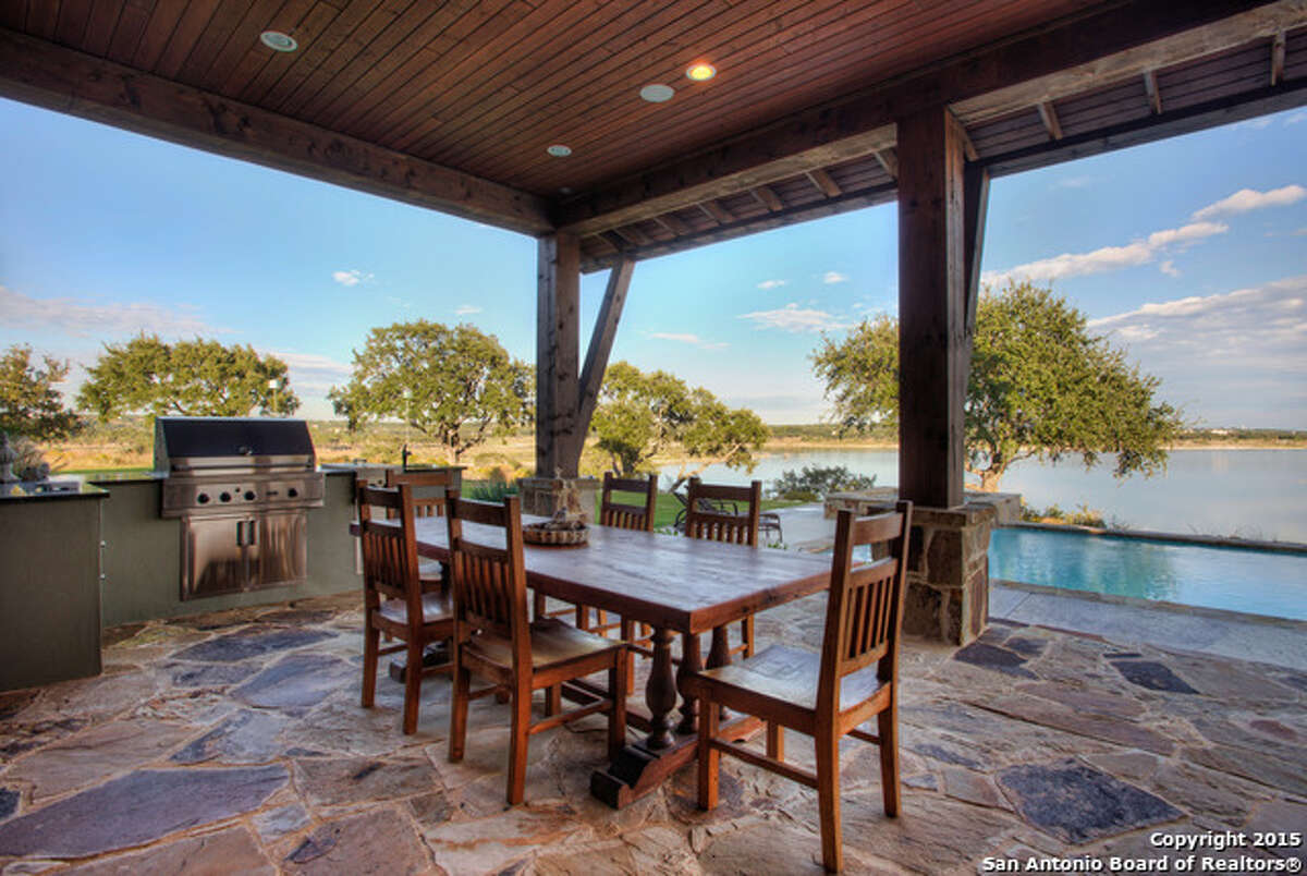12 awesome waterfront homes in Texas that you can buy now