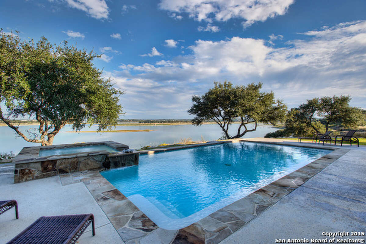 12 awesome waterfront homes in Texas that you can buy now