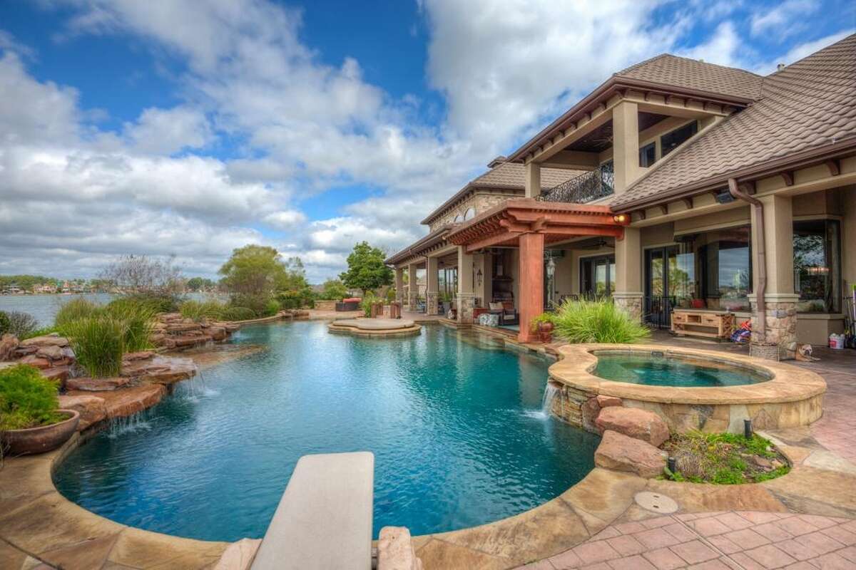 12 awesome waterfront homes in Texas that you can buy now