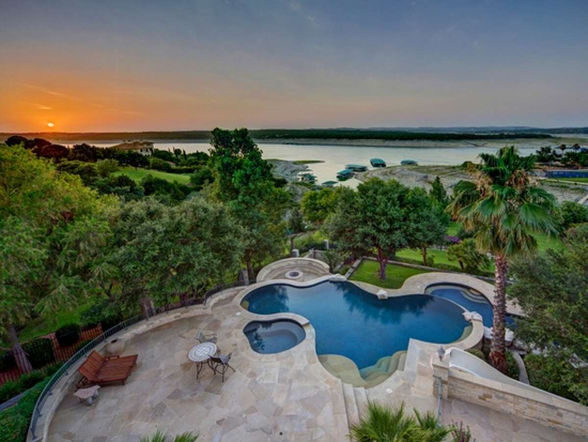 12 awesome waterfront homes in Texas that you can buy now