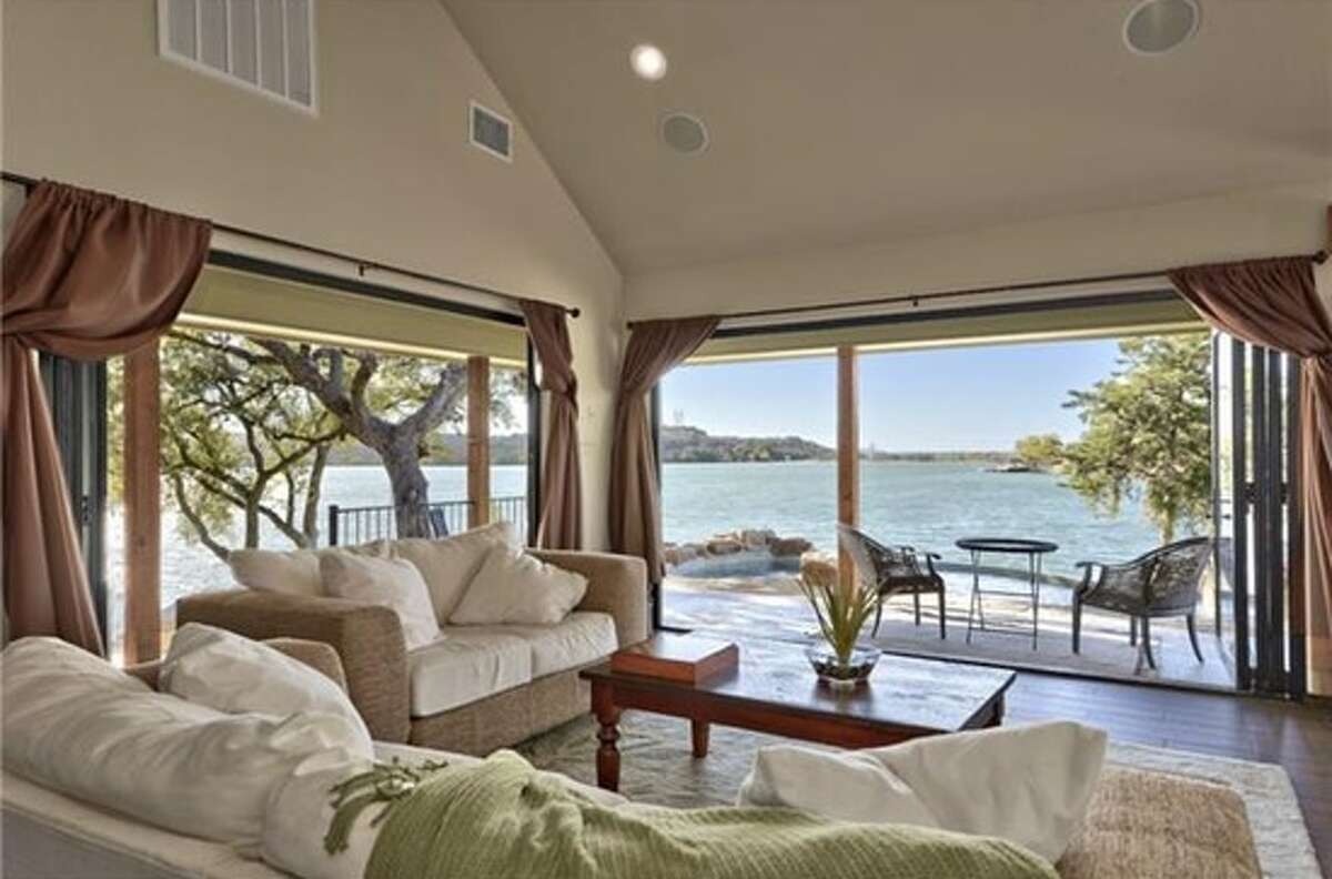 12 awesome waterfront homes in Texas that you can buy now