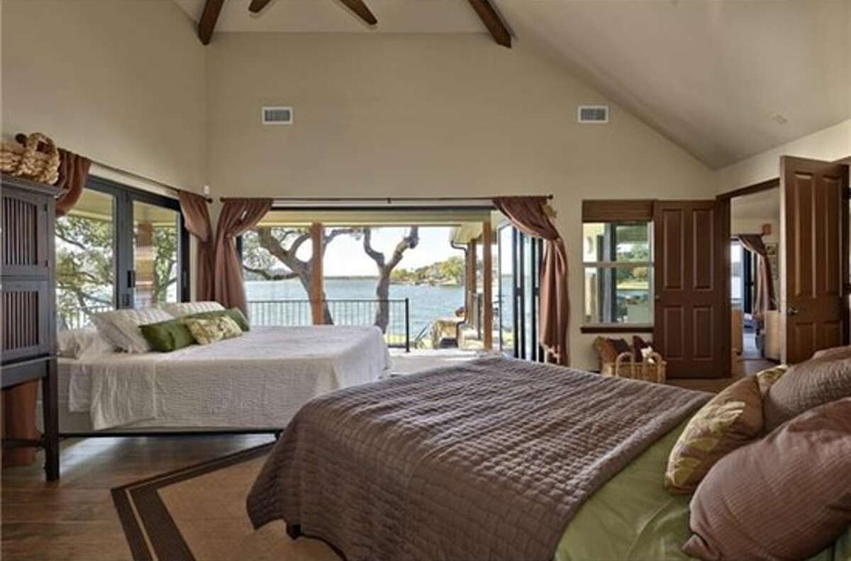 12 awesome waterfront homes in Texas that you can buy now