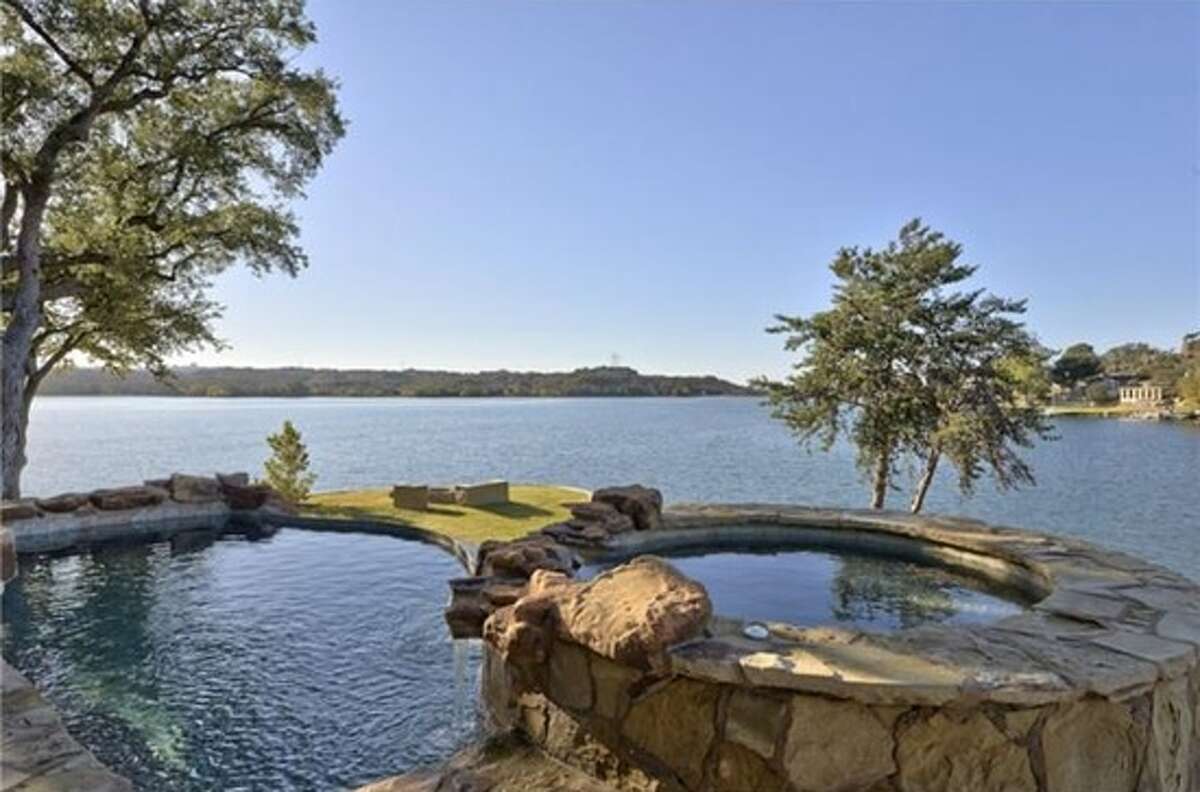 12 awesome waterfront homes in Texas that you can buy now