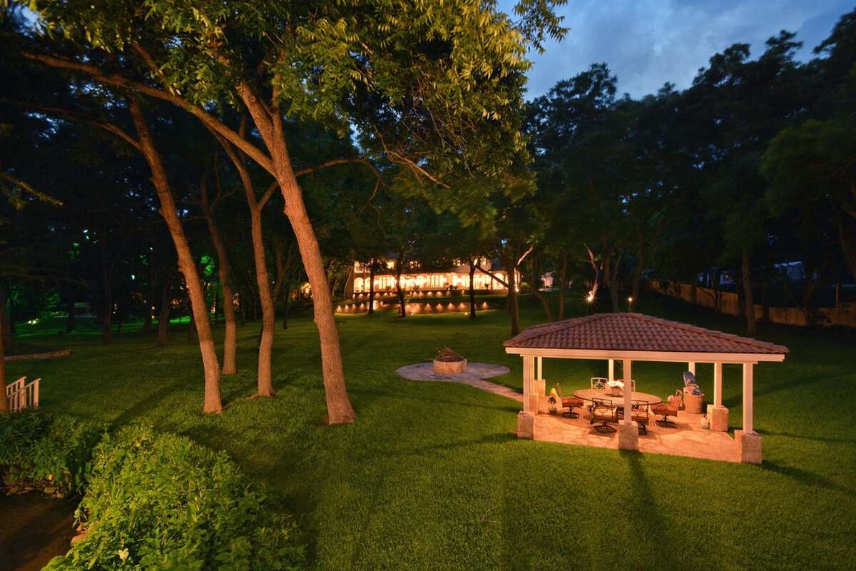 12 awesome waterfront homes in Texas that you can buy now