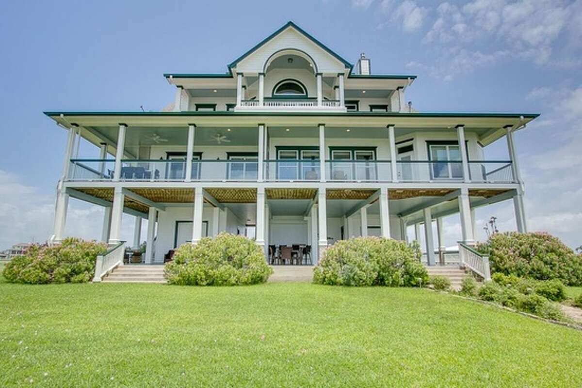 12 awesome waterfront homes in Texas that you can buy now